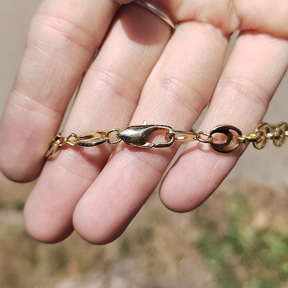 Gold tone unique link necklace - Picture 4 of 4